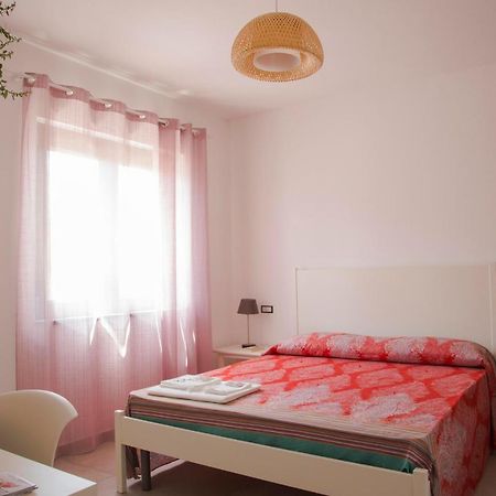 B&B Agata E Gli Altri Тортолі Екстер'єр фото
